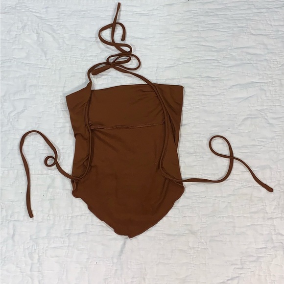 Cute sunburn brown halter top perfect for summer ☀️ - Picture 2 of 2